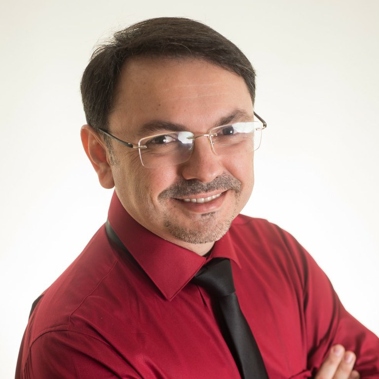 Rossandro Klinjey.jpg