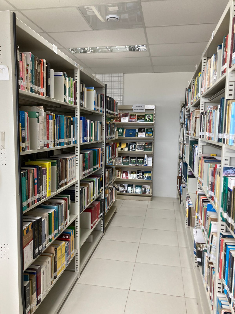 Biblioteca JP_1.jpeg