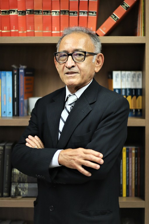 Desembargador Edvaldo de Andrade_capa.jpg Desembargador Edvaldo de Andrade_capa.jpg