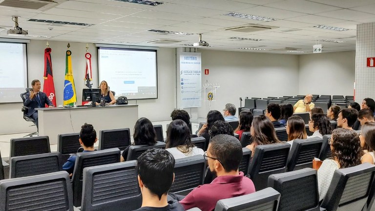 Visita Alunos 2.jpeg Visita Alunos 2.jpeg