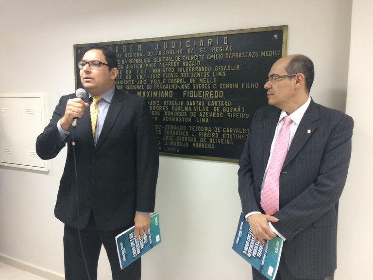 Ejud-Lançamento Revista (0).JPG