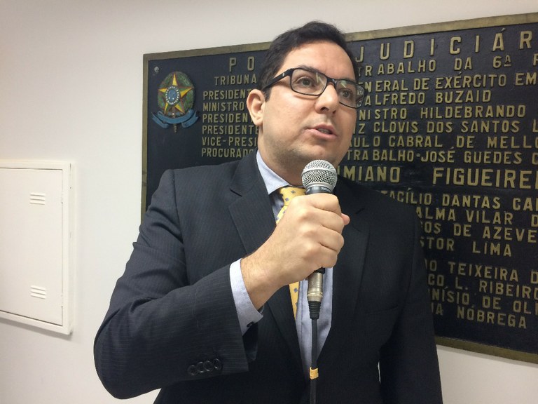 Ejud-Lançamento Revista (2).JPG