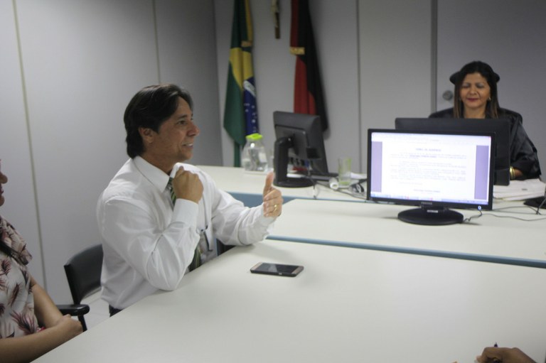 Audiência com libras (7).JPG