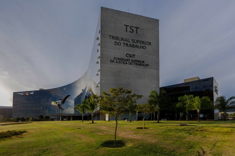 Fachada TST.jpeg