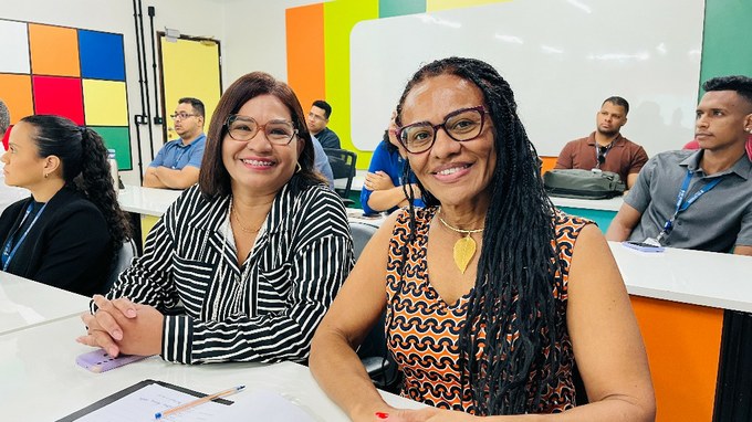 Servidoras participando do curso de lideranças negras.JPG
