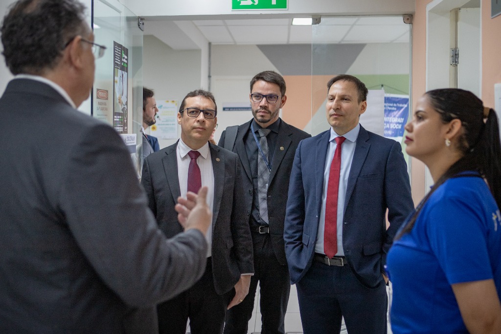 Cijus Comitiva TRT8 e Prefeito-2.jpg