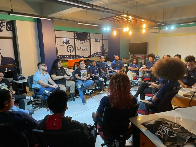 03 - Escuta Coletiva com a Casulu.JPG