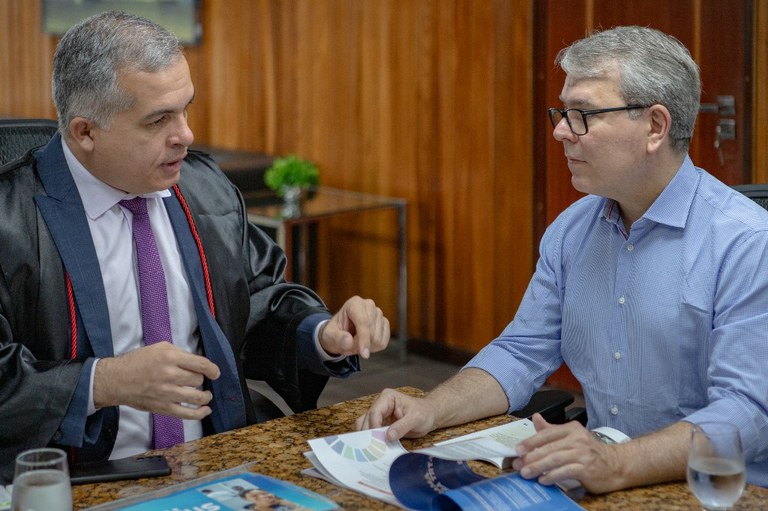 Visita Cônsul-01.jpg Visita Cônsul-01.jpg