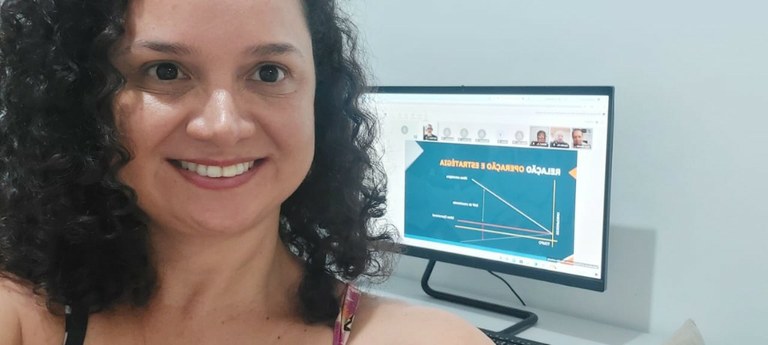 Selfie servidora Ana Paula de Oliveira.jpg