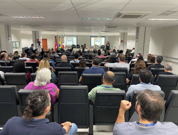 Ricardo Antunes palestra 4.jpg