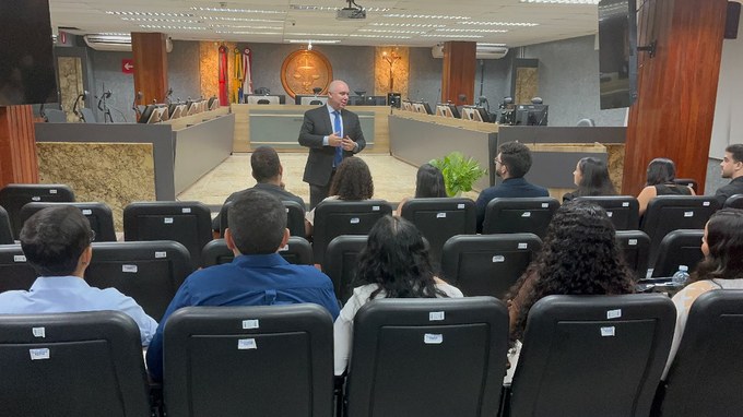 Visita estudantes Direito4.JPG