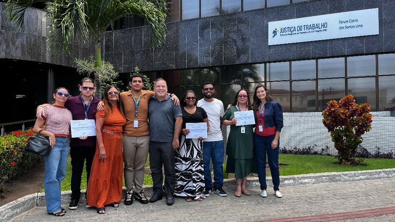 Aprendizes certificado.JPG
