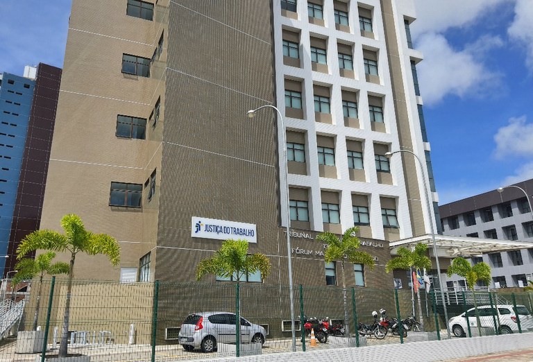 Fachada Fórum concurso.jpg