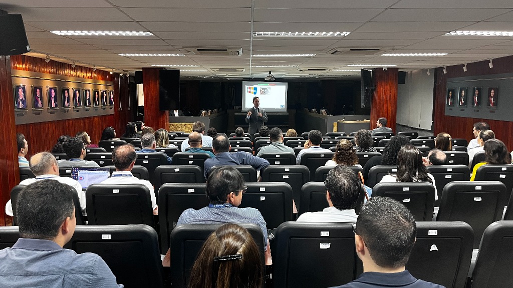 aula magna ejud_2.JPG