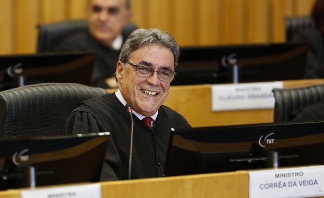 ministro Aloysio Corrêa da Veiga.jpg