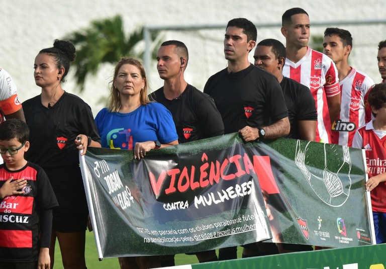 Eles jogam por elas campo CAPA.jpeg