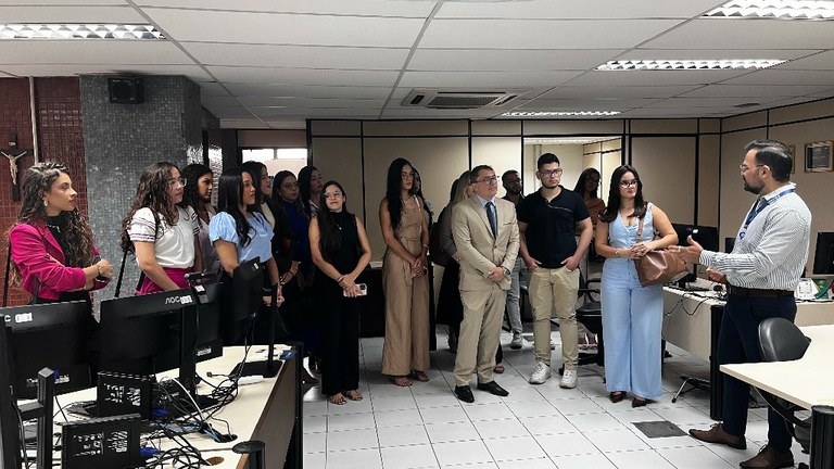 visita estudantes UEPB.JPG