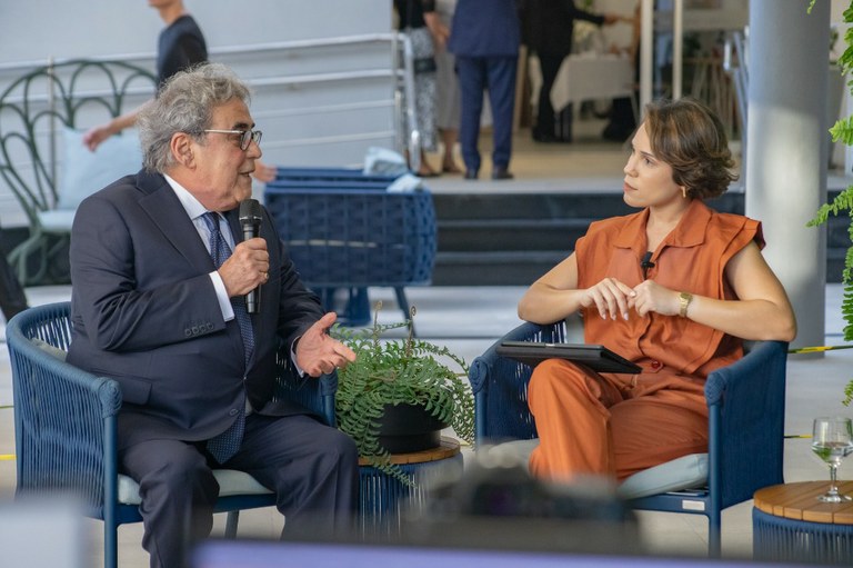 Entrevista ministro Aloysio.jpg
